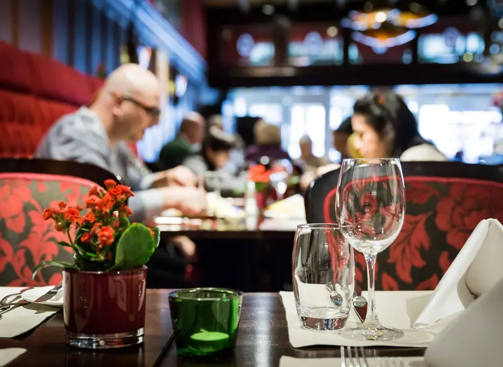 Jak wybrać odpowiednie meble do restauracji